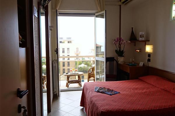Hotel Careni Villa Italia Finale Ligure Eksteriør billede