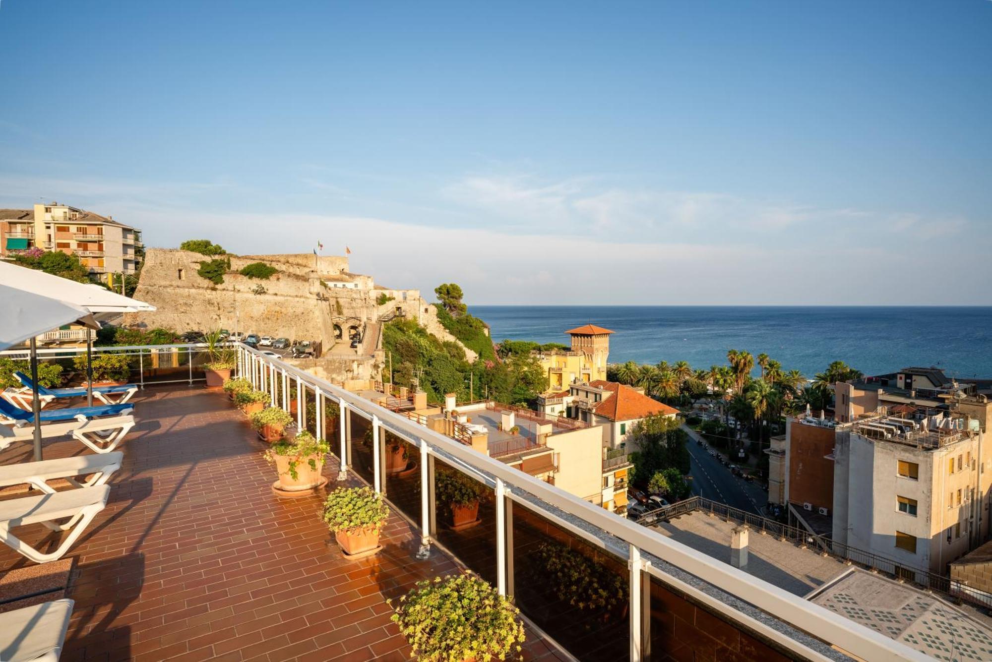 Hotel Careni Villa Italia Finale Ligure Eksteriør billede