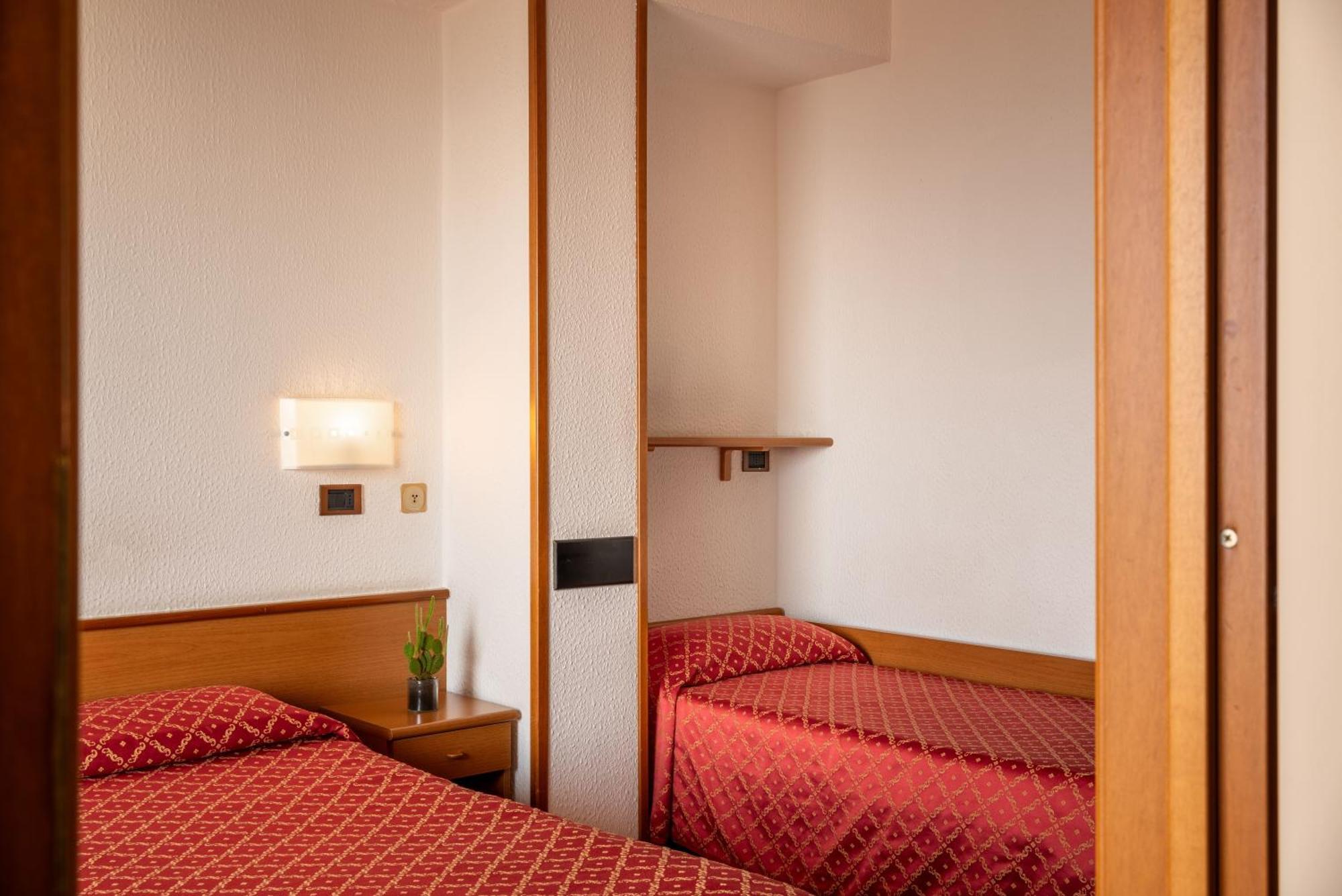 Hotel Careni Villa Italia Finale Ligure Eksteriør billede