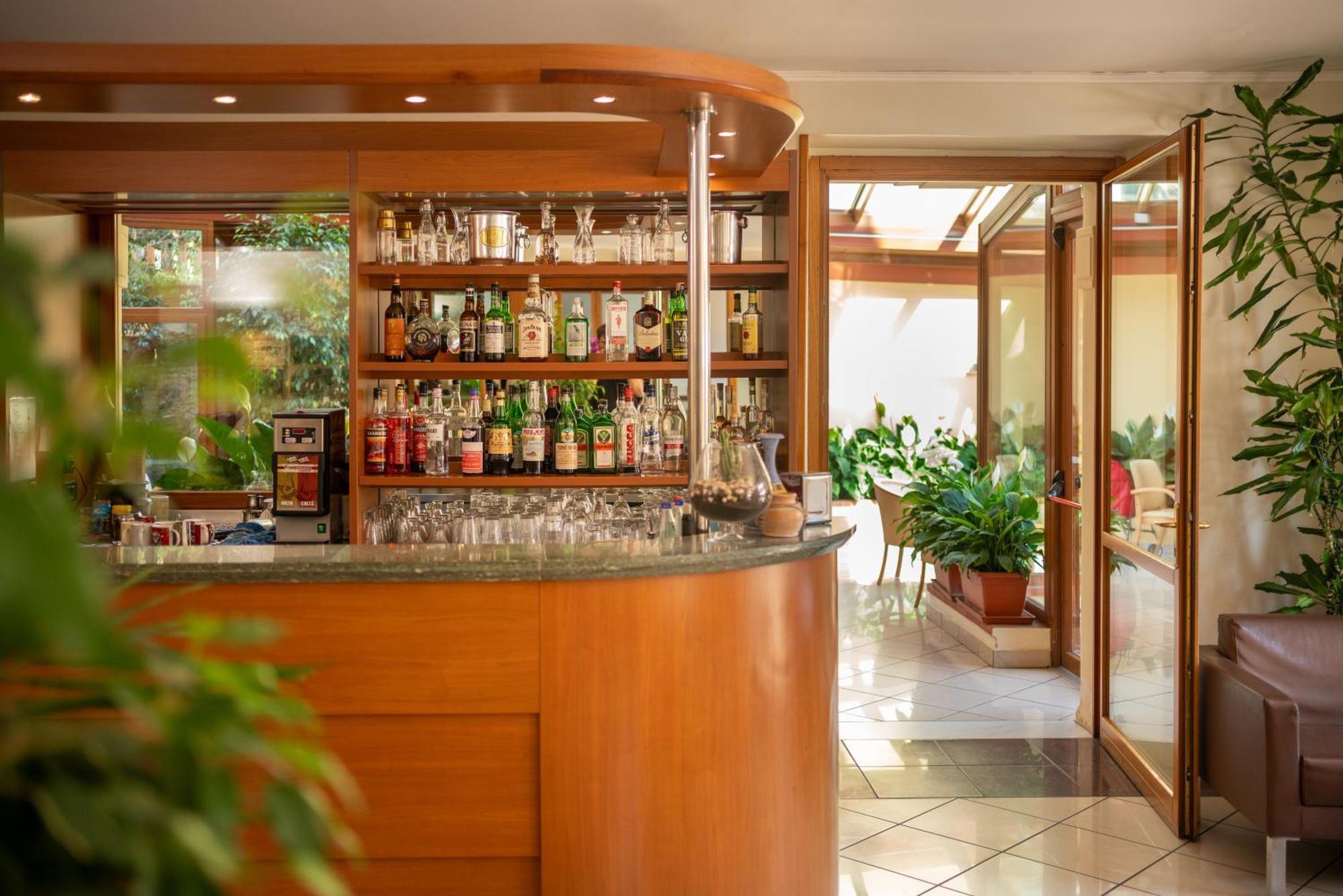 Hotel Careni Villa Italia Finale Ligure Eksteriør billede
